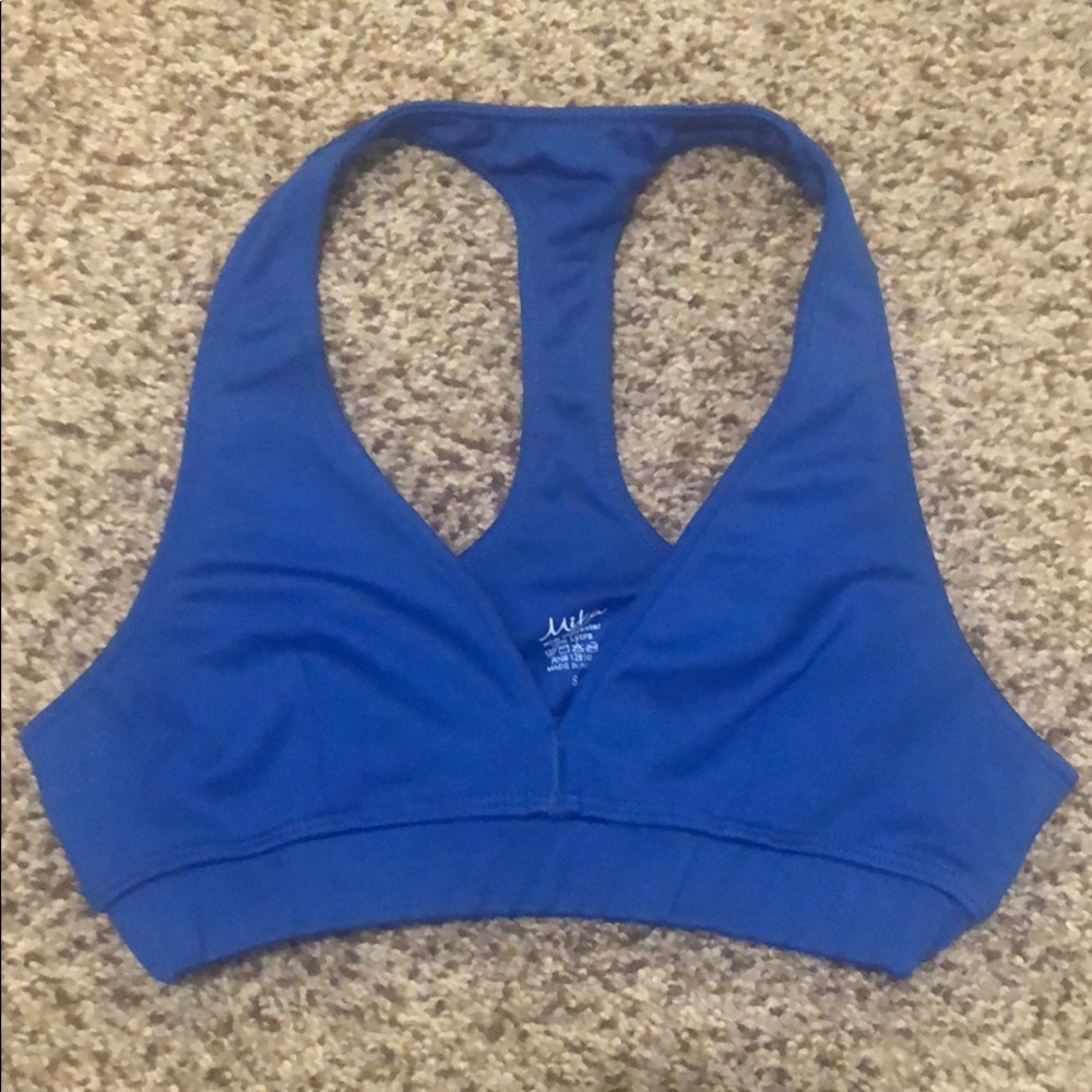 Mika sports bra